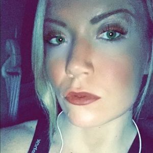 Meet your Posher, Elin